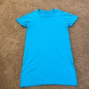 Size 6 blue lululemon tee!